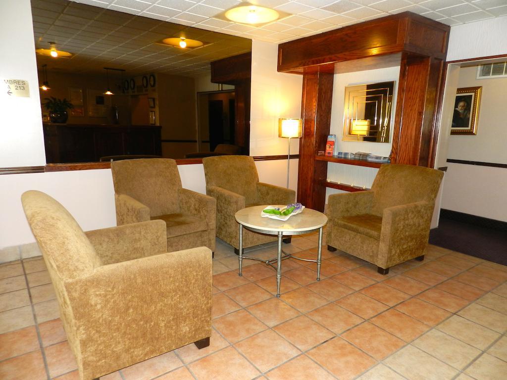 L'Auberge De L'Aeroport Inn Dorval Bagian luar foto