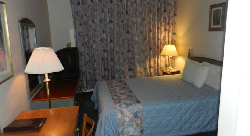 L'Auberge De L'Aeroport Inn Dorval Bagian luar foto