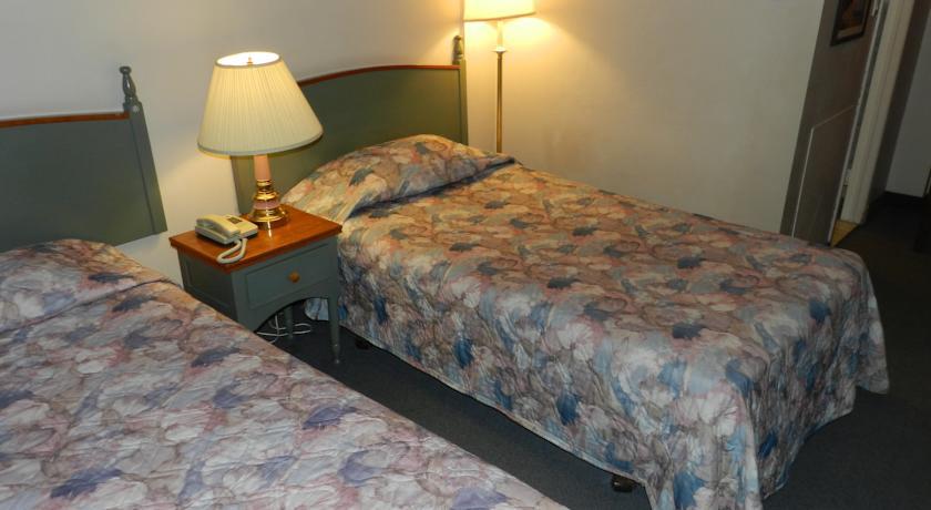 L'Auberge De L'Aeroport Inn Dorval Bagian luar foto